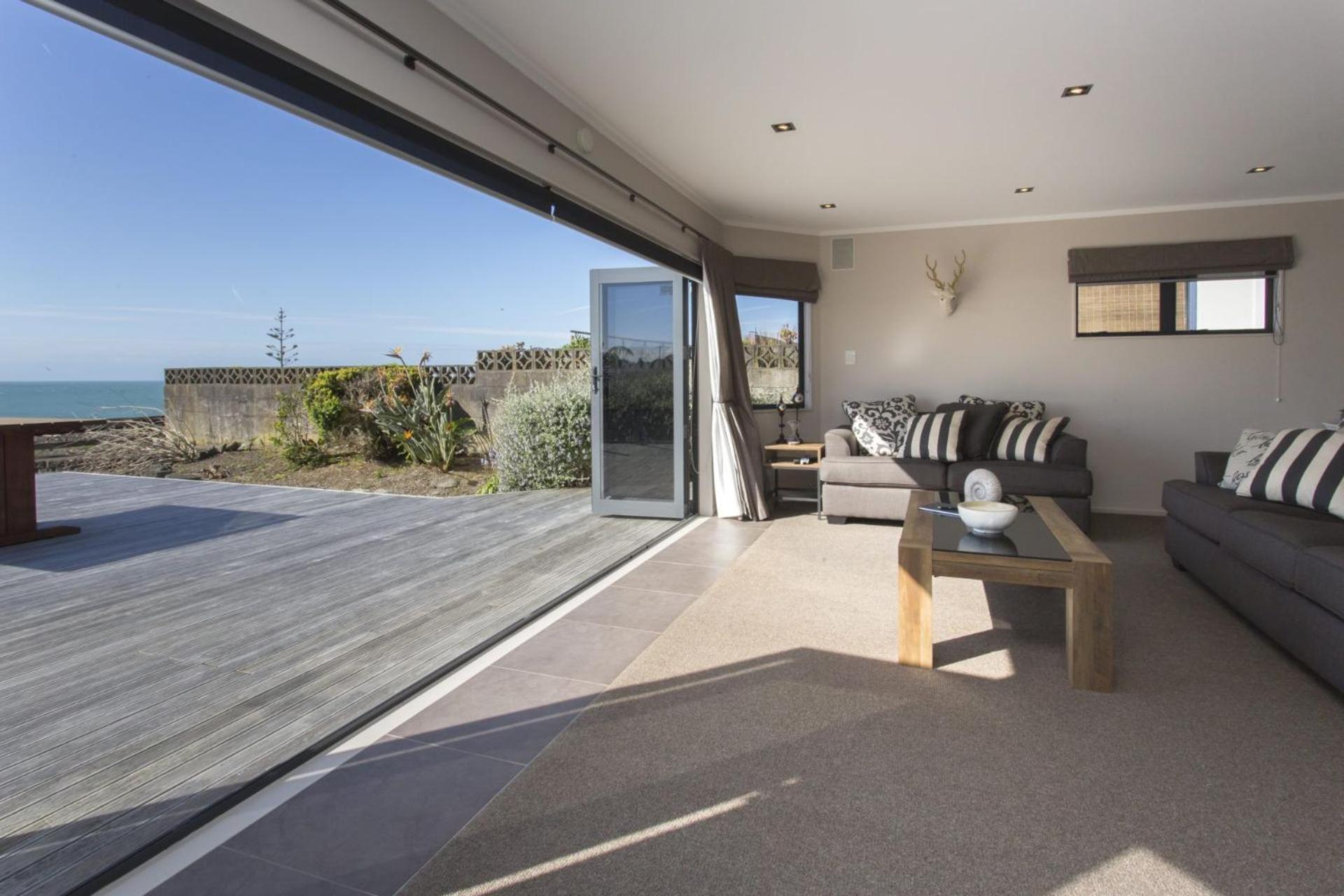 The Waterfront Escape Villa New Plymouth Buitenkant foto